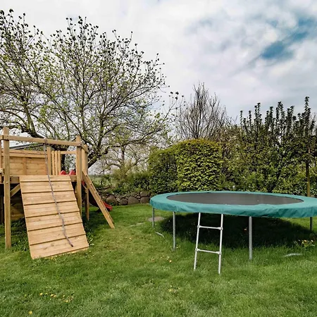 Gaestehaus Nielson, Terrassenwohnung Sommerwind Mit Garten Apartman Petersdorf auf Fehmarn