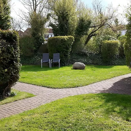 Gaestehaus Nielson, Terrassenwohnung Sommerwind Mit Garten Apartman Petersdorf auf Fehmarn